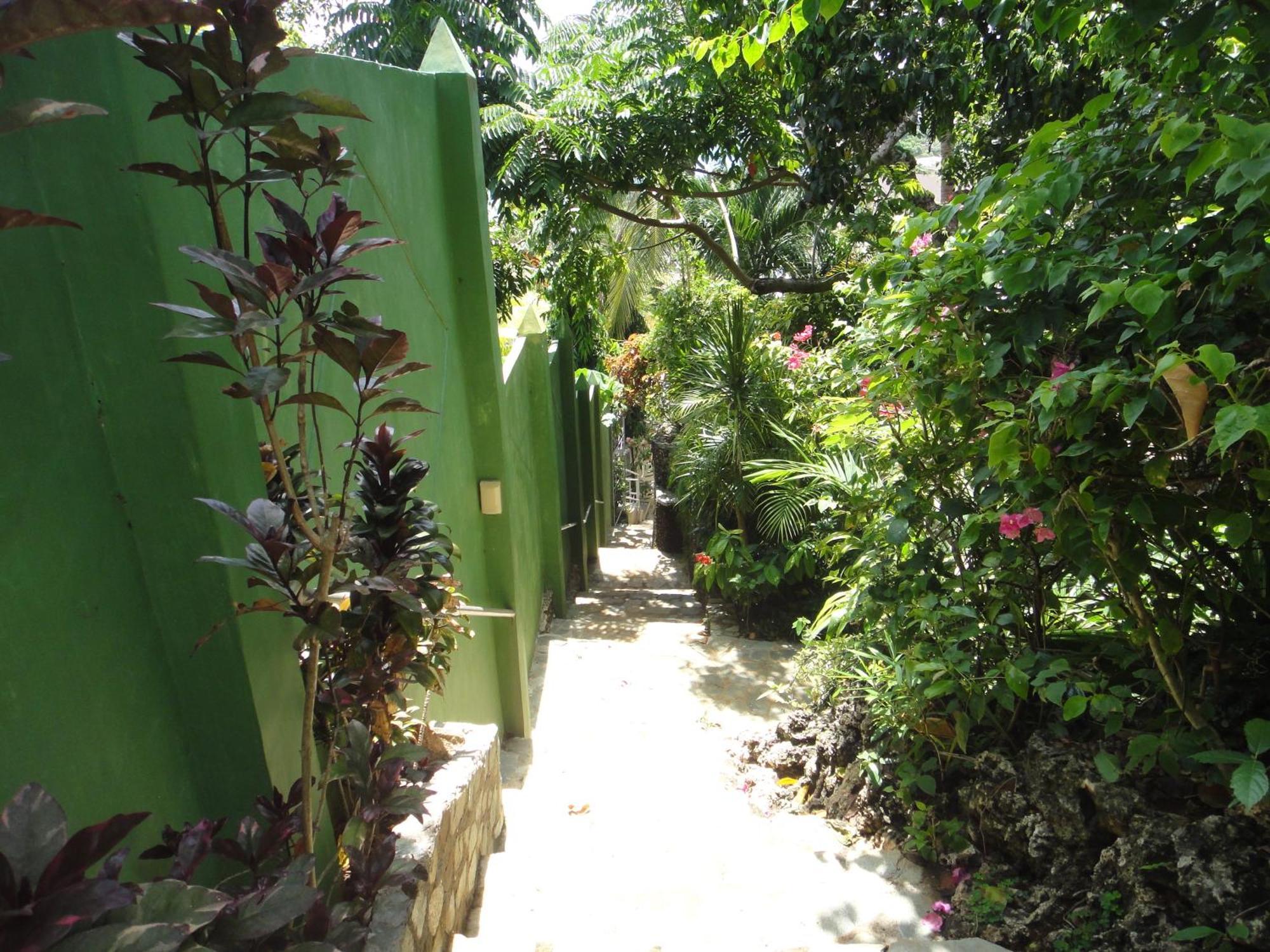 Argonauta Boracay Apartment Suites And Villas Boracay Island Exterior photo